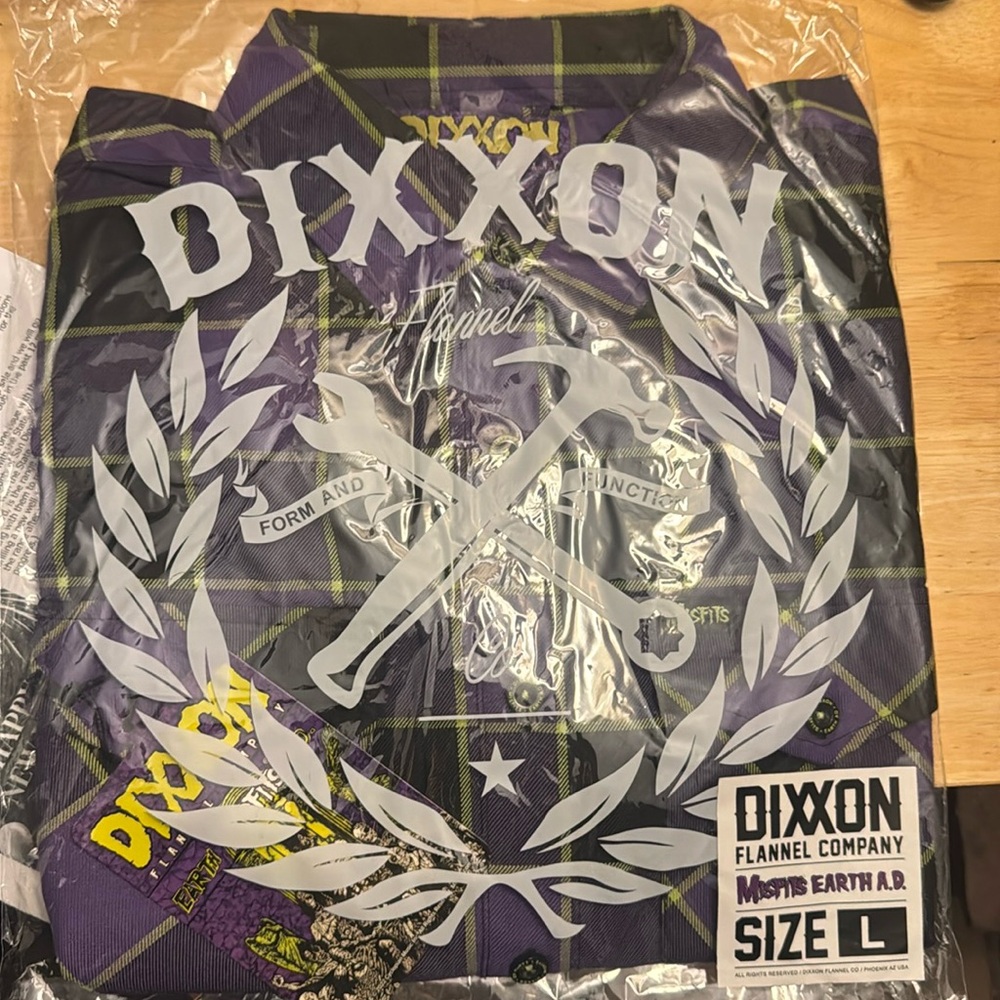 Dixxon Flannel Misfits Earth A.D. Large Brand New